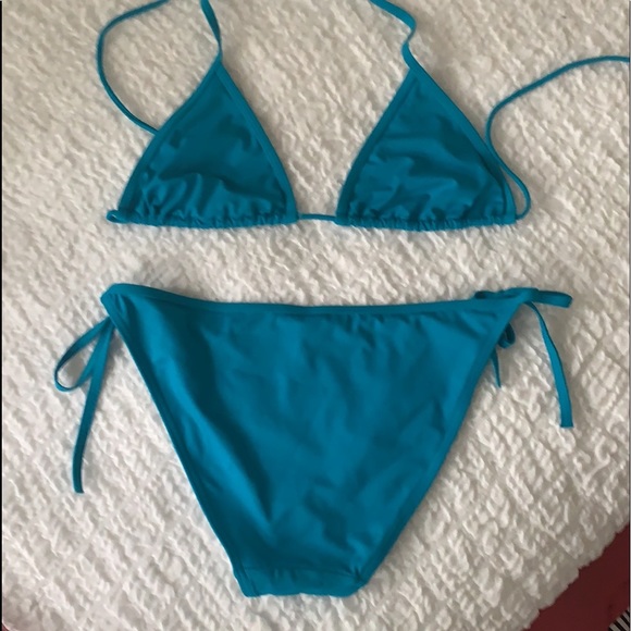 💙Victoria’s Secret triangle Bikini💙 - Picture 3 of 4